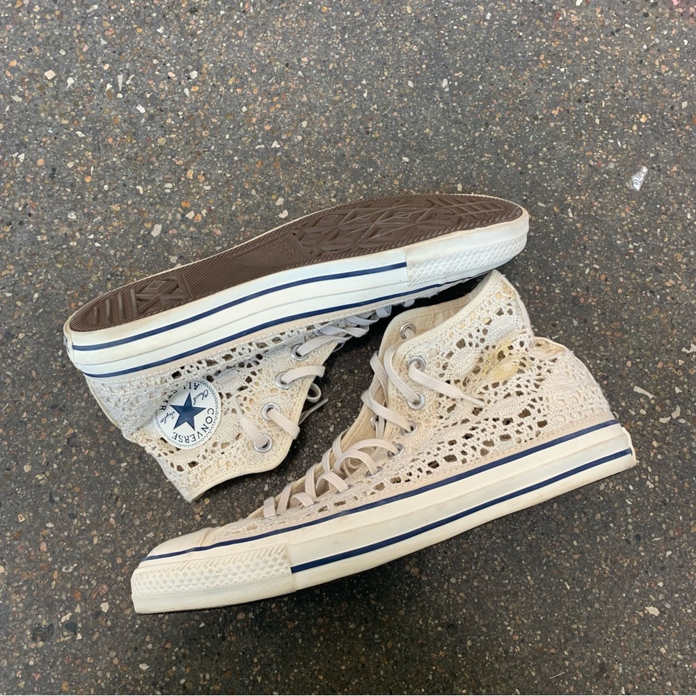 Converse Chuck Taylor All Star Sneakers Women’s 10 White High Top Knitted Shoes